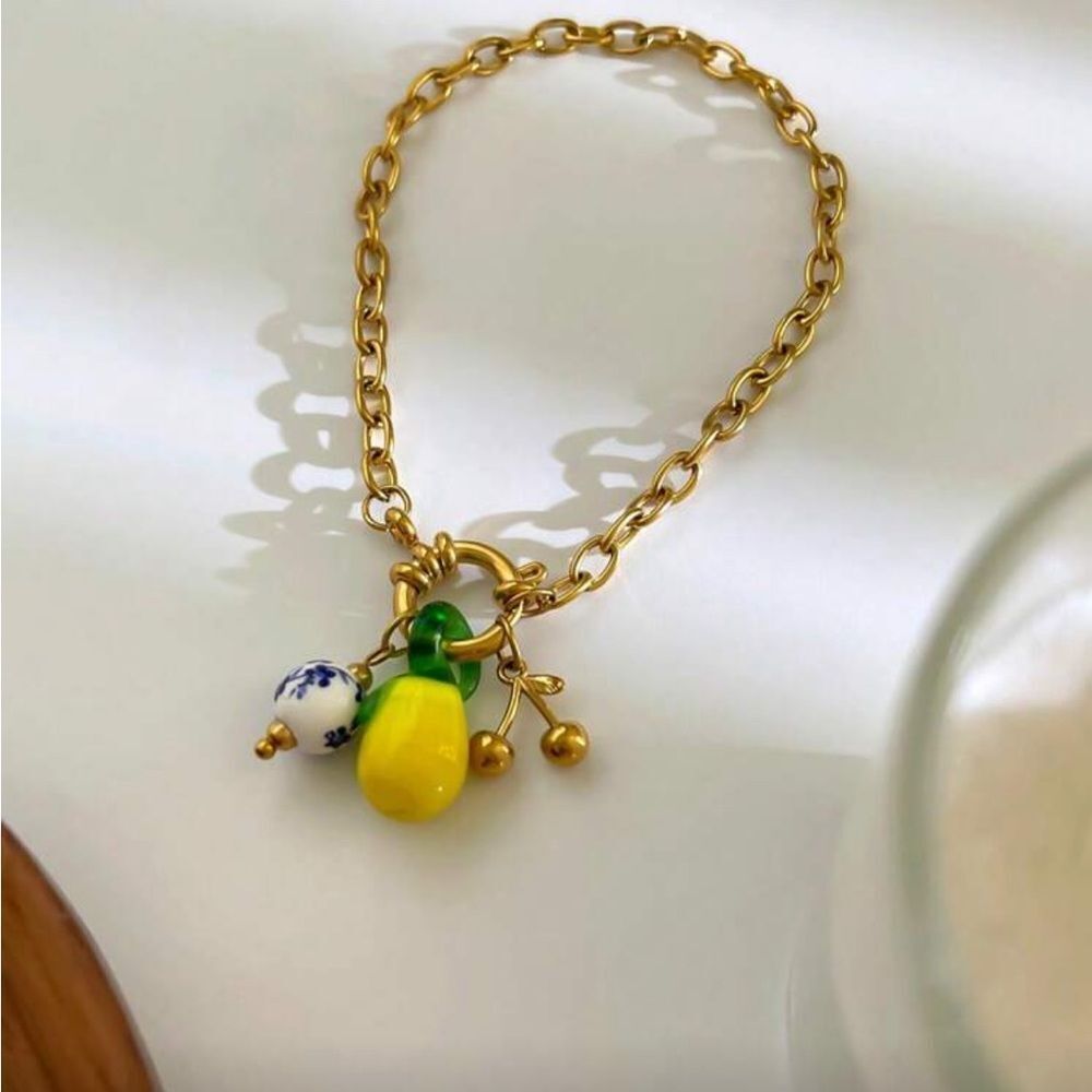 Gold Bracelet with Lemon Q327